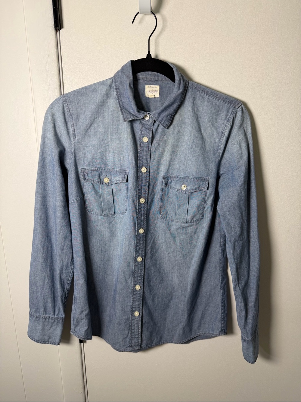 J.Crew Women’s Chambray Perfect Shirt | Light Denim | XS | GUC